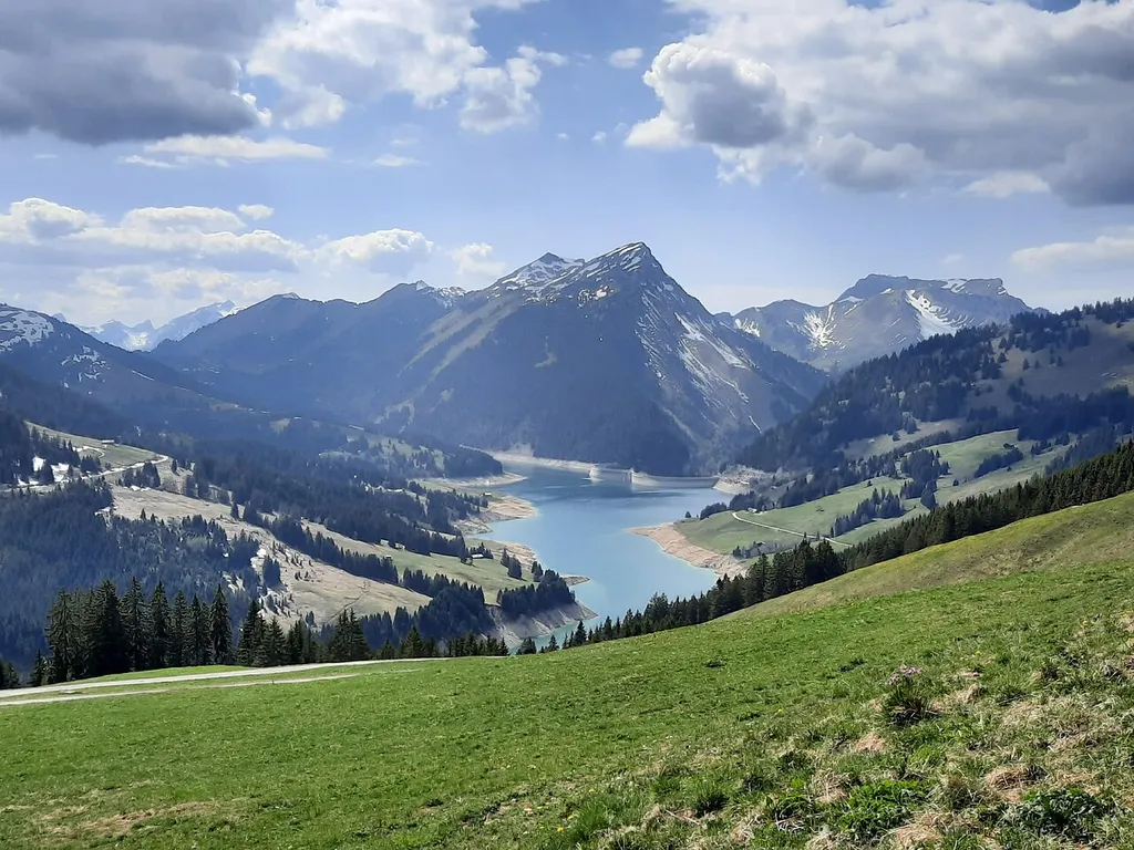 Vue du barrage lors d une randonnée
