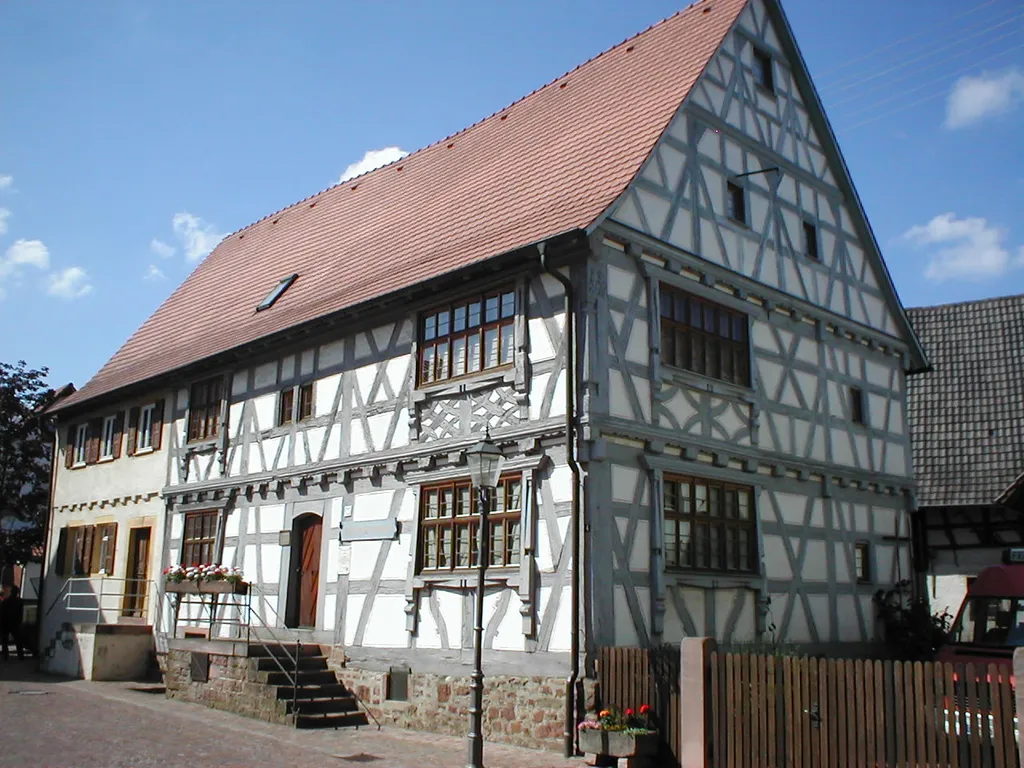 Heimatmuseum in Epfenbach, ehemaliger Fronhof des Klosters Lobenfeld, nachgewiesen seit dem 15. Jhd, dieses Gebäude von 1718.