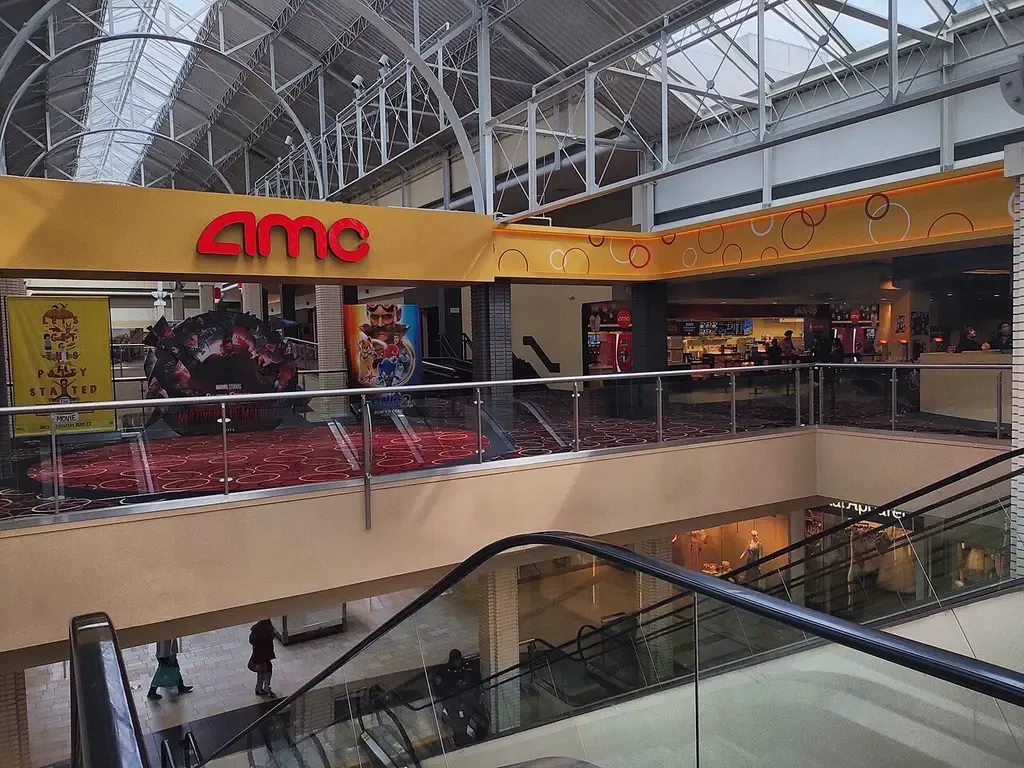 AMC Newport Centre 11