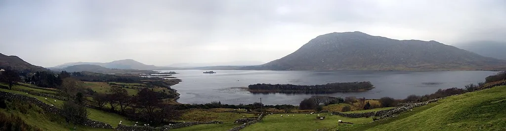 Lough Mask (.it), county Mayo, Ireland. My second panorama from Connemara today, this is the Southern-most part of Lough Mask.Lakeside panorama