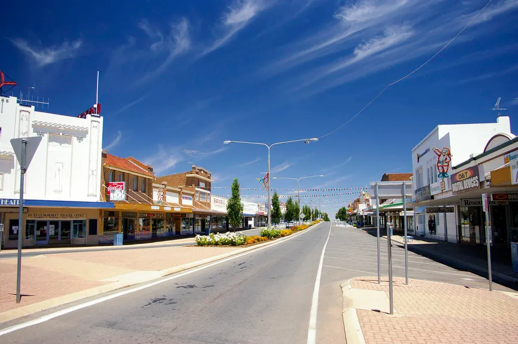 Leeton