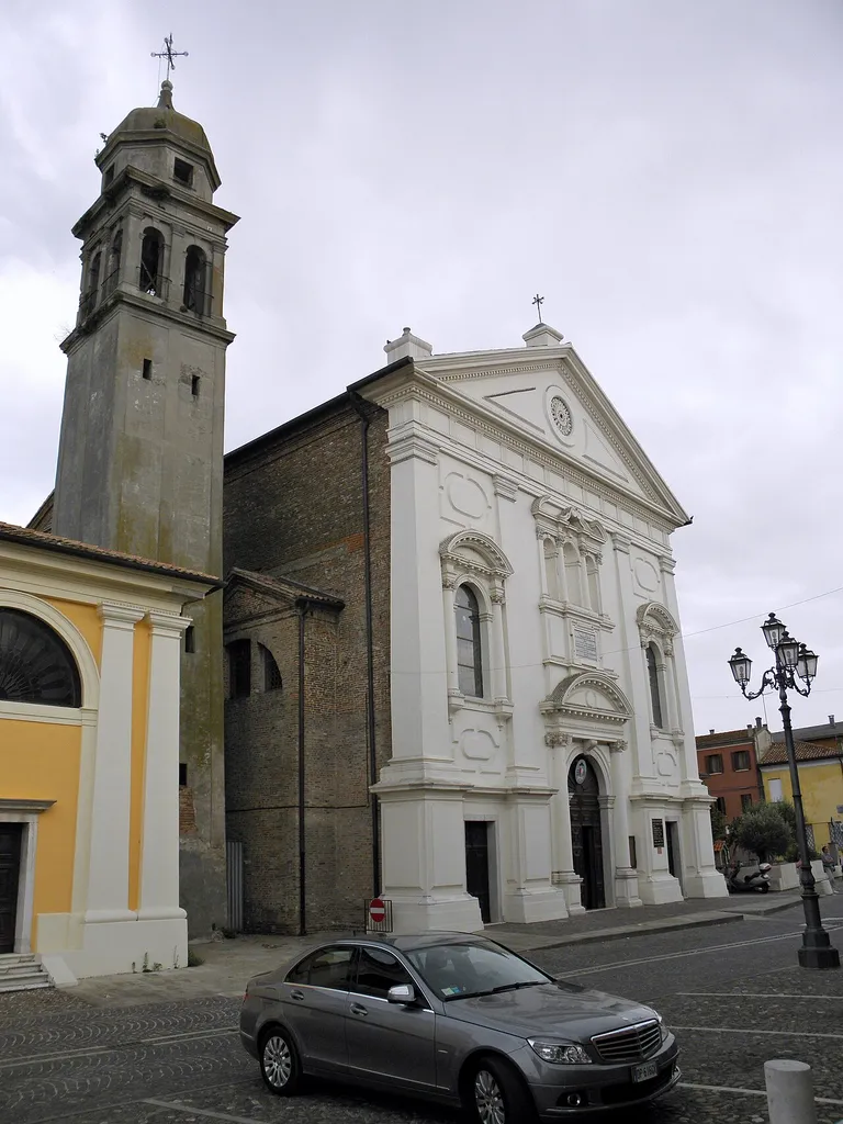 Loreo: chiesa arcipretale di Santa Maria Assunta.