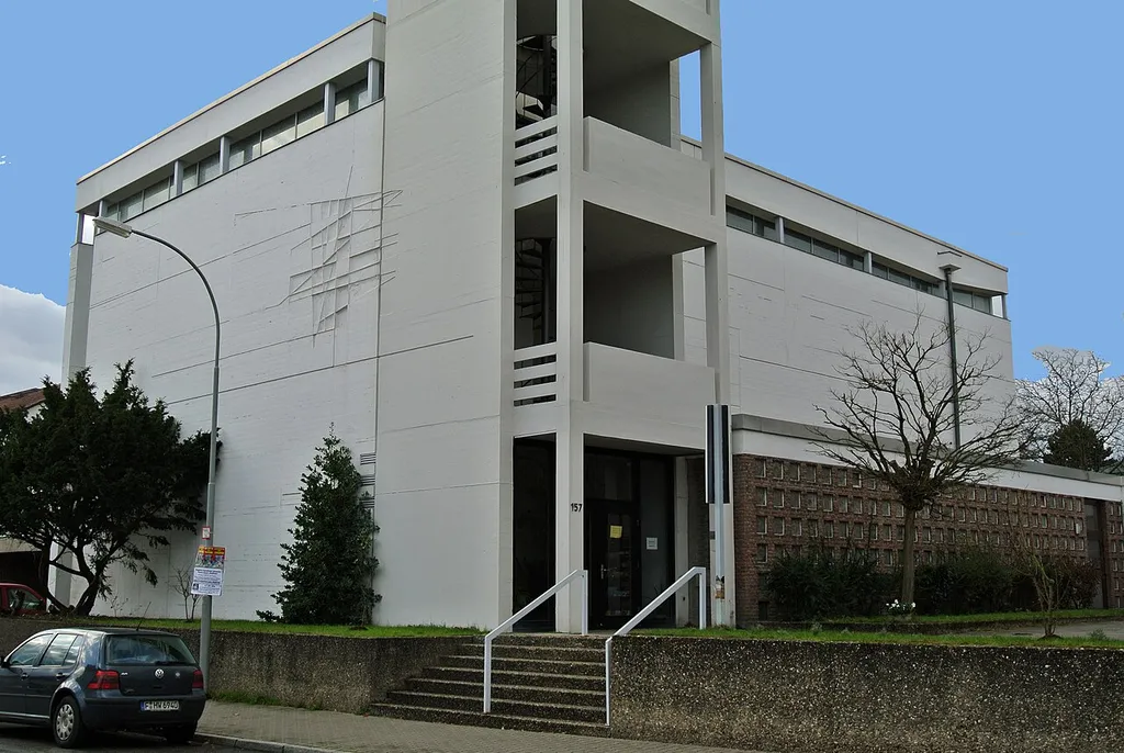 Evangelische Bergkirche, Architekt: Werner W. Neumann, Sachsenhäuser Landwehrweg 157, Baujahr 1964-1966, Baudenkmal