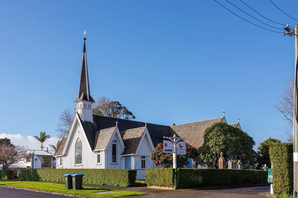 St Andrew's Church in Epsom, Auckland, viewed from the southwest.