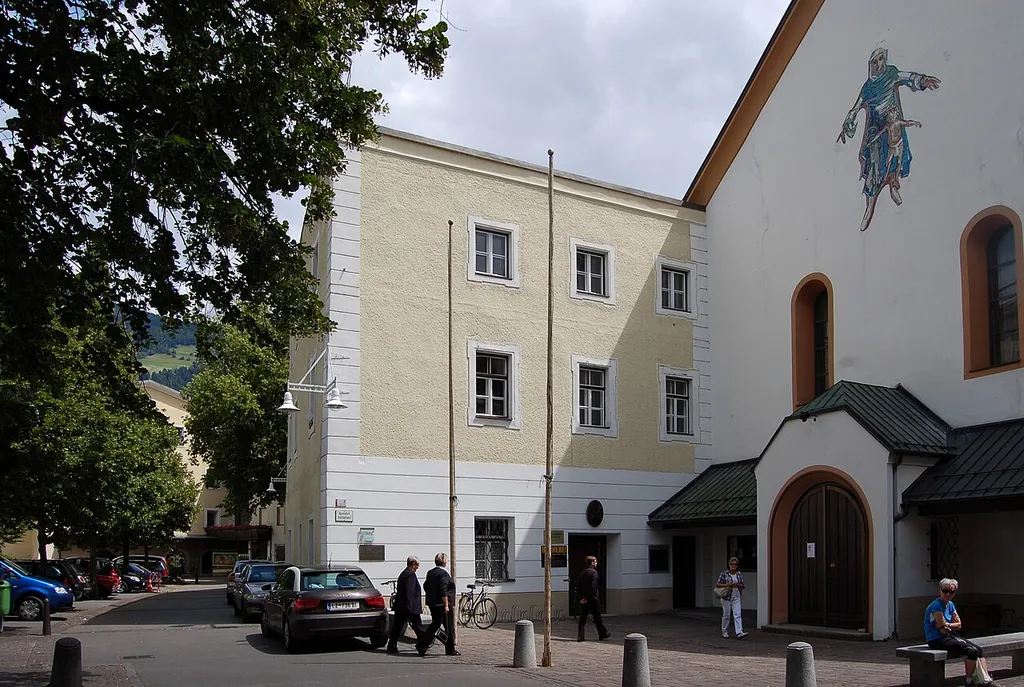 Das denkmalgeschützte Franziskanerkloster Lienz in der Muchargasse 4. This media shows the protected monument with ObjektID 3131 in Austria. (Commons, de, Wikidata)