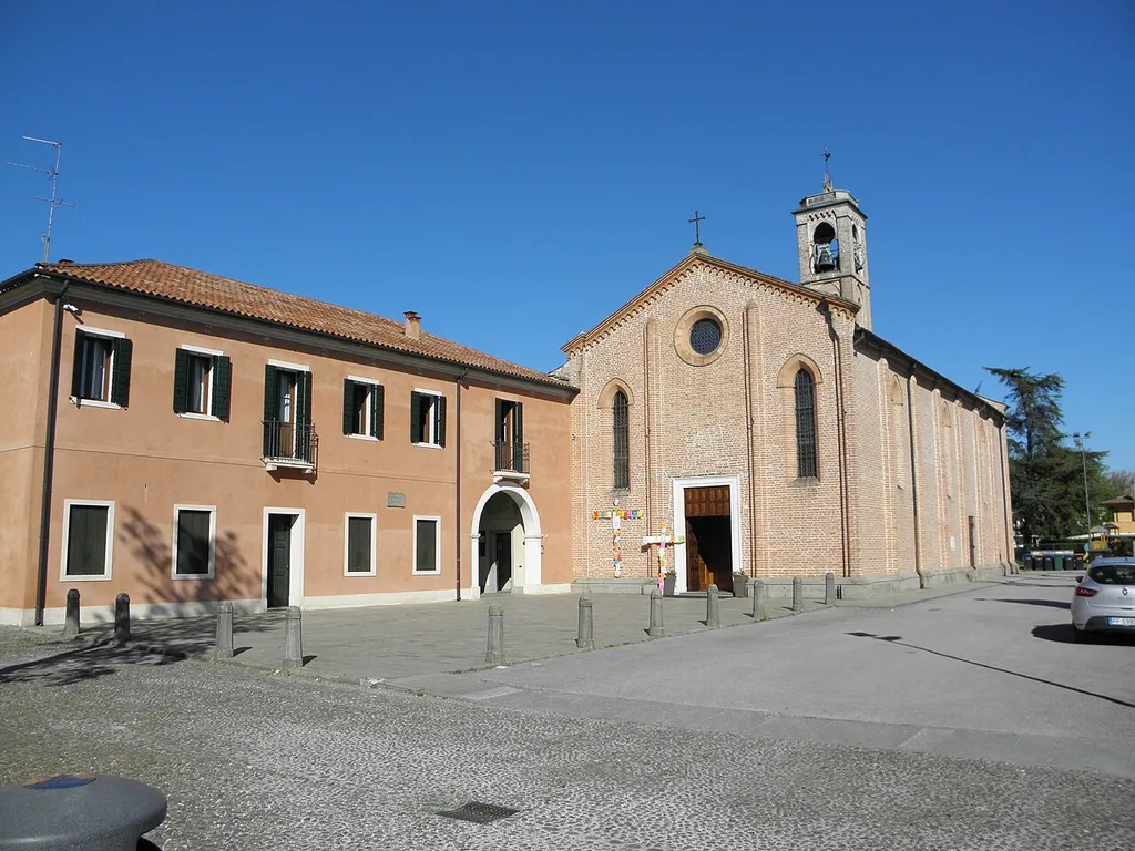 San Pietro Viminario, chiesa parrocchiale di San Pietro e casa canonica.