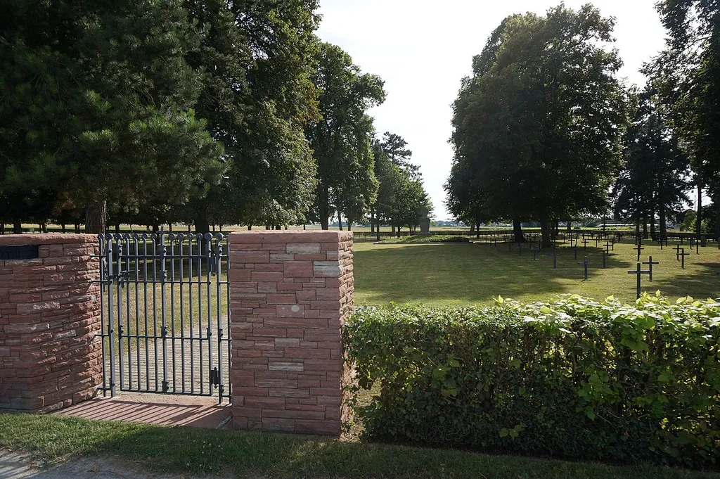 entrée de Cimetière allemand d'Asfeld .
