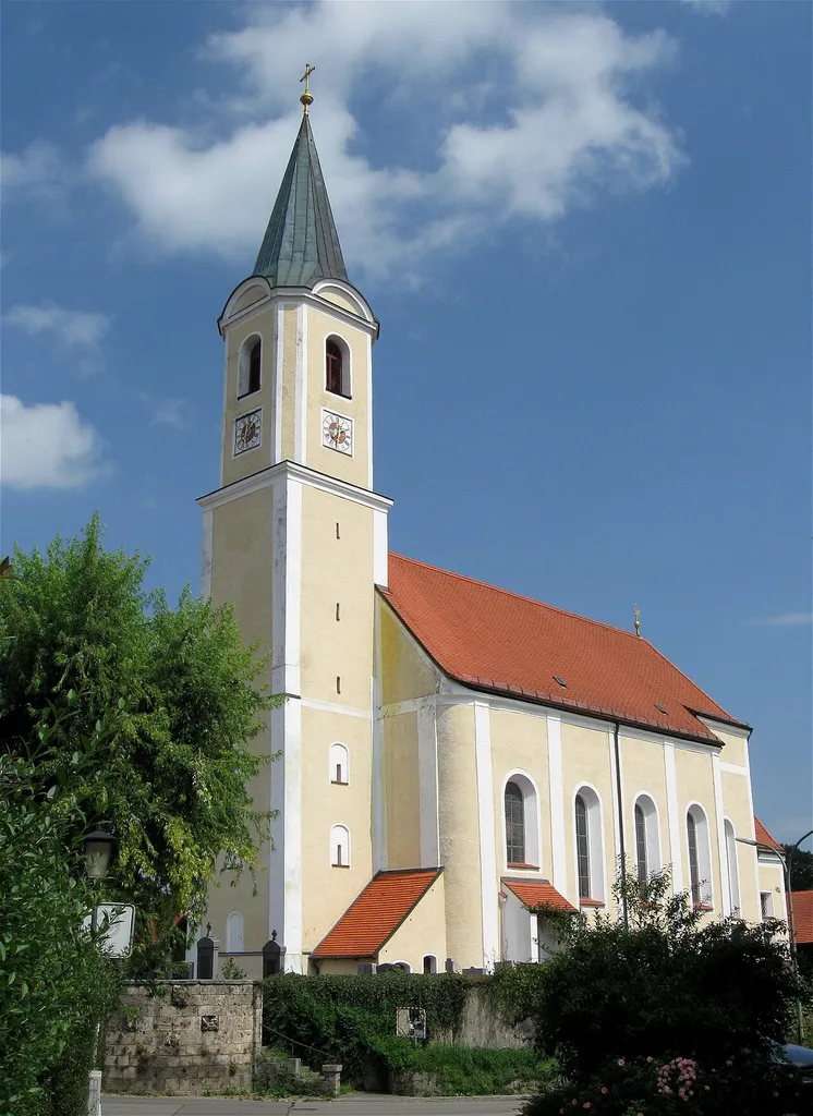 Kath. Pfarrkirche St. Johannes d. T.; 1642 erbaut, Umbau 1768/78