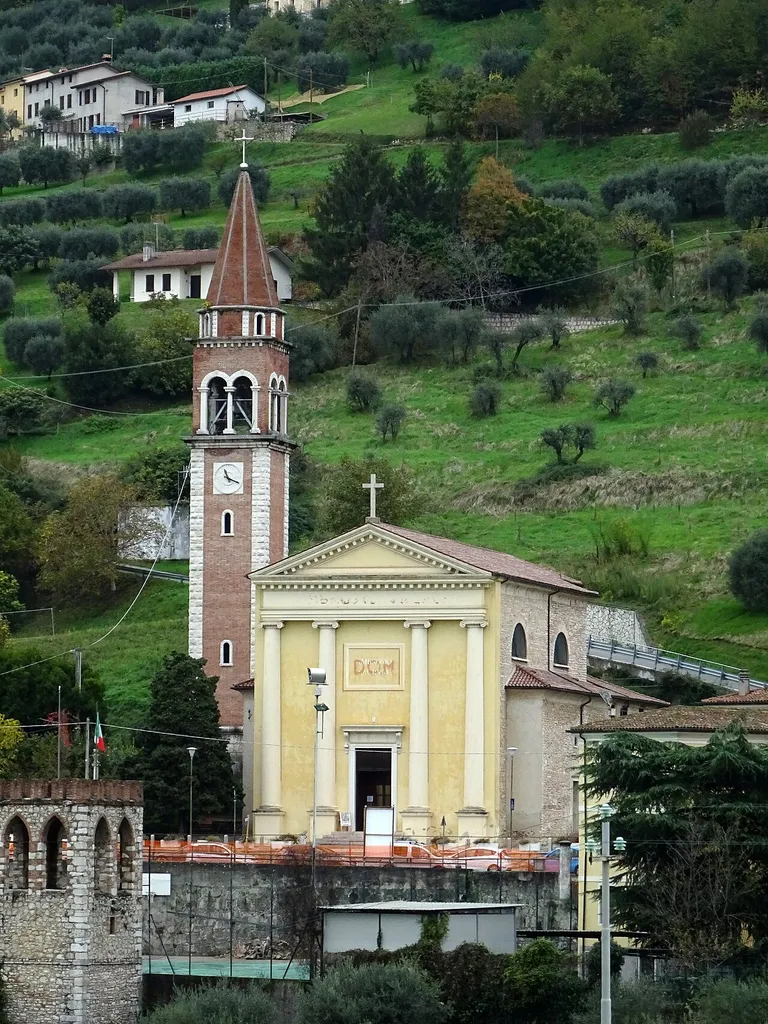 Valrovina (Bassano del Grappa, Veneto, Italy), Saint Ambrose church