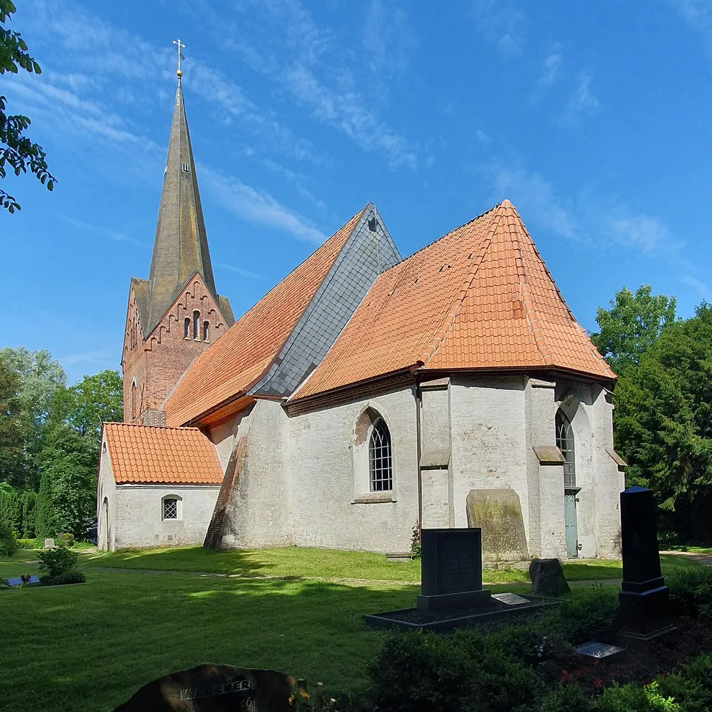 This picture shows a cultural heritage monument according to the Cultural Heritage Protection Law of Schleswig-Holstein with the ID 2664