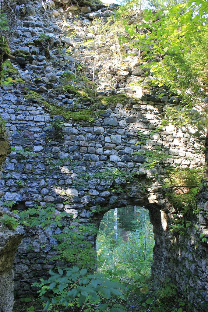 Ruins of Weidenburg castle in the community of Kötschach-Mauthen