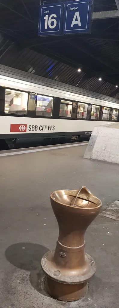 Brunnen (Perronanlage Hauptbahnhof Gleis 16/17 W)