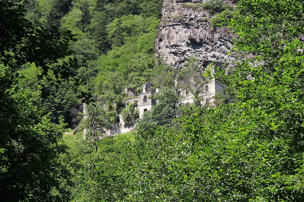 Kloster Vazelon, Hauptgebaeude im Juli 2014