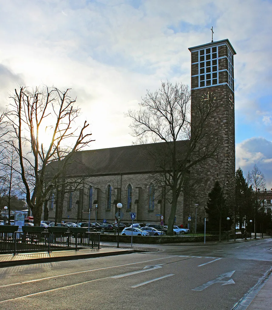 Die katholische Pfarrkirche Heilig Kreuz in Zweibrücken, Rheinland-Pfalz.