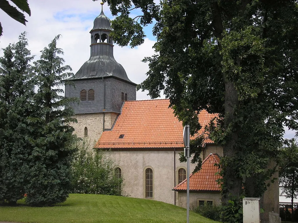 Die alte Dorfkirche in Leinefelde (Thüringen).