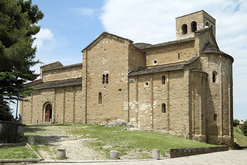 de:San Leo - Dom