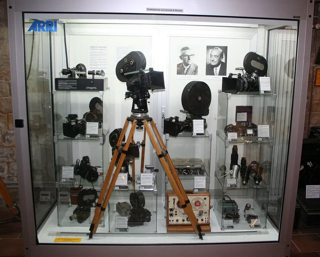 Kleine Sammlung an Arri-Kameras und Zubehör im Deutschen Film- und Fototechnik-Museum in Deidesheim