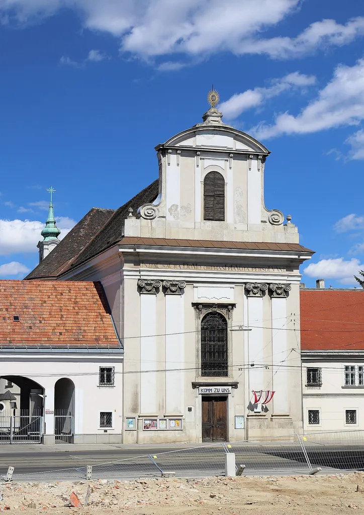 Die röm.-kath. Pfarrkirche Mariä Geburt am Rennweg im 3. Wiener Gemeindebezirk Landstraße.Sie wurde 1768 nach Plänen des Architekten Thaddäus Karner als Waisenhauskirche errichtet und am 7. Dezember 1768 durch Fürsterzbischof Christoph Anton Graf Migazzi geweiht, wobei die Inneneinrichtung erst um 1775 fertiggestellt wurde. Im Jahr 1783 wurde die Kirche zur Pfarrkirche erhoben und nach Verlegung des Waisenhauses auf den Alsergrund verlor die Kirche 1785 ihre Funktion als Waisenhauskirche. Sie erhielt jedoch den Status einer Garnisonskirche, nachdem man das ehemalige Waisenhaus 1797 zu einer Artilleriekaserne adaptierte.