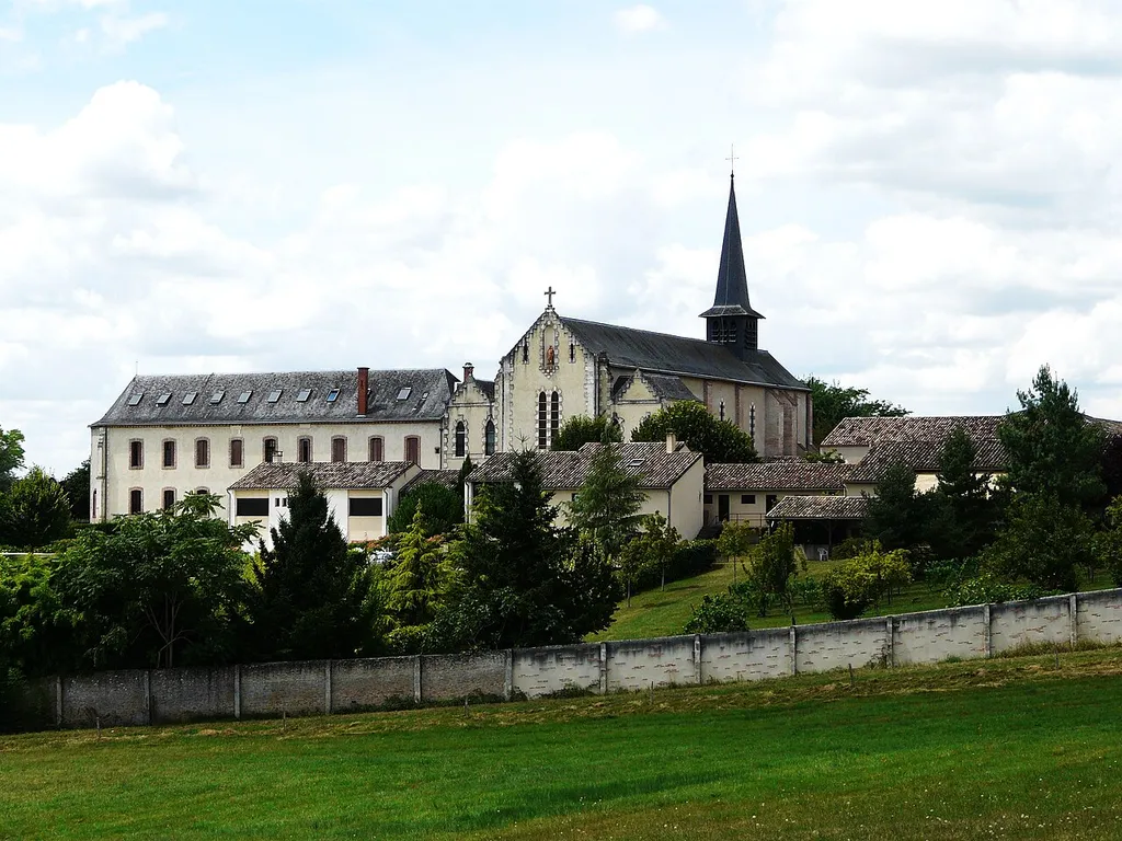 Vue générale de la Trappe de Bonne Espérance à Échourgnac