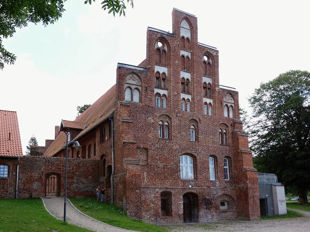 Gotisches Wirtschaftsgebäude des Klosters in Neukloster