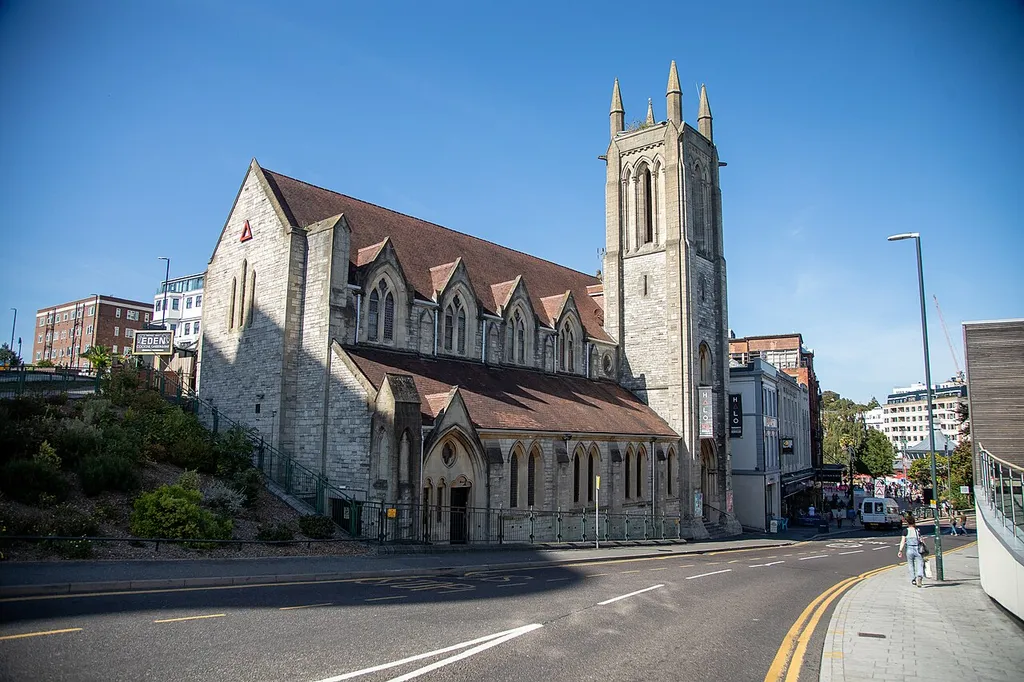 Church of St Andrew .mw-parser-output .messagebox{margin:4px 0;width:auto;border-collapse:collapse;border:2px solid var(--border-color-progressive,#6485d1);background-color:var(--background-color-neutral-subtle,#fbfcff);color:var(--color-base,#202122);box-sizing:border-box;border-inline-start-width:8px}.mw-parser-output .messagebox.mbox-small{font-size:88%;line-height:1.25em}.mw-parser-output .mbox-warning,.mw-parser-output .mbox-speedy{border:2px solid var(--border-color-error,#b22222);background:var(--background-color-error-subtle,#ffdbdb);border-inline-start-width:8px}.mw-parser-output .mbox-serious,.mw-parser-output .mbox-delete,.mw-parser-output .mbox-stop{border:2px solid var(--border-color-error,#b22222);border-inline-start-width:8px}.mw-parser-output .mbox-issue,.mw-parser-output .mbox-content{border:2px solid #f28500;background:var(--background-color-warning-subtle,#ffe);border-inline-start-width:8px}.mw-parser-output .mbox-query,.mw-parser-output .mbox-style{border:2px solid #f4c430;background:var(--background-color-warning-subtle,#ffe);border-inline-start-width:8px}.mw-parser-output .mbox-shit{border:2px solid #960;border-inline-start-width:8px}.mw-parser-output .mbox-license{border:2px solid #88a;border-inline-start-width:initial}.mw-parser-output .mbox-legal{border:2px solid var(--border-color-notice,#666);background:var(--background-color-base,#fff);border-inline-start-width:8px}.mw-parser-output .mbox-honor{border:2px solid #ca3;background:var(--background-color-warning-subtle,#fcf4db);border-inline-start-width:8px}.mw-parser-output .mbox-growth{border:2px solid #8d4;background:var(--background-color-success-subtle,#d5fdf4);border-inline-start-width:8px}.mw-parser-output .mbox-move{border:2px solid #93c;border-inline-start-width:8px}.mw-parser-output .mbox-protection,.mw-parser-output .mbox-message{border:2px solid var(--border-color-base,#aaa);border-inline-start-width:8px}.mw-parser-output .messagebox .mbox-text{border:none;padding:0.25em 0.9em;widt