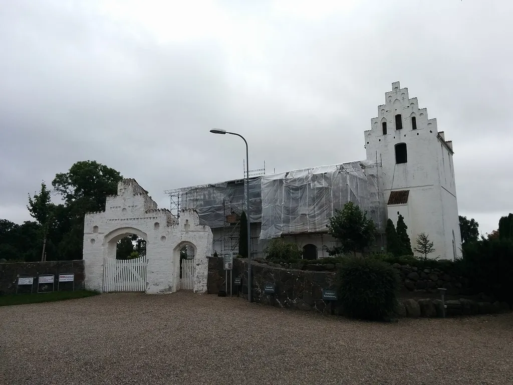 Avnslev Kirke fra nordvest
