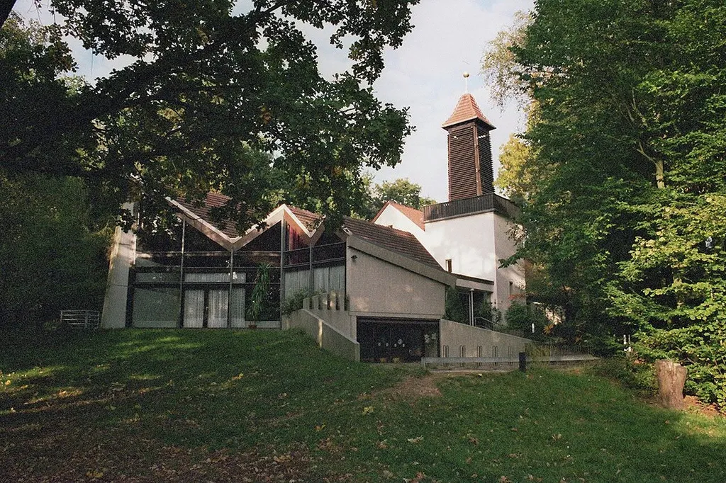 Waldkirche Heiligensee, Architekten: Walter Krüger (Kirche), Ludolf von Walthausen (Gemeindehaus)