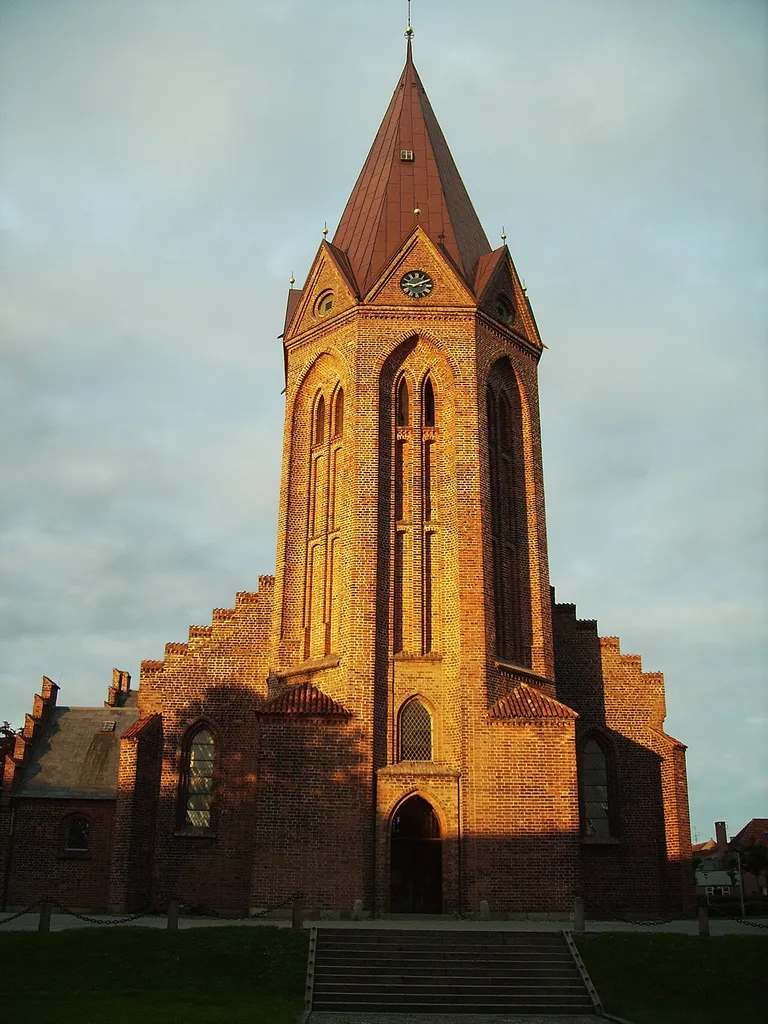 Vor Frue Kirke, Assens Sogn, Båg Herred, Odense Amt, Denmark (Danish Church) - Vor Frue Kirke fra vest i aftenlys