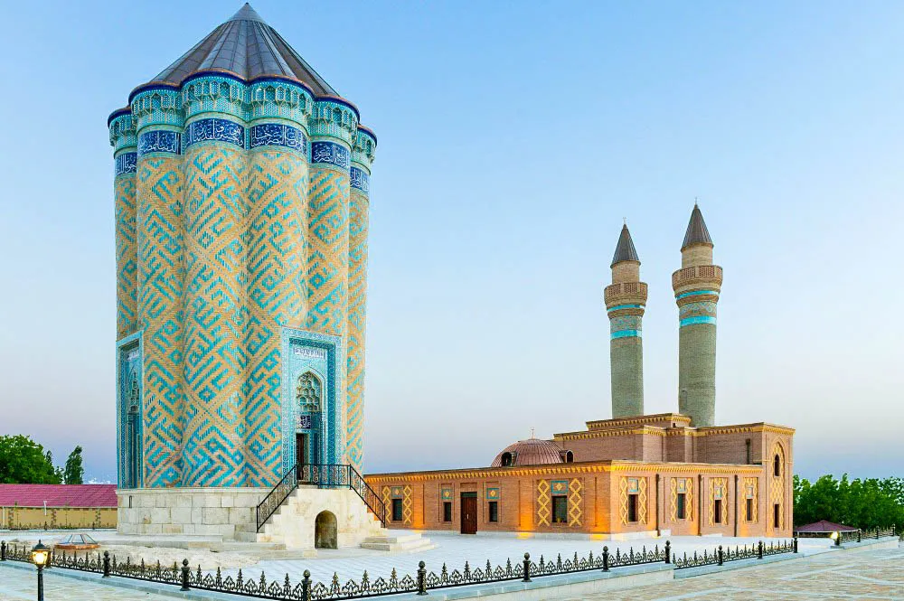 General view of the Qarabağlar Mausoleum