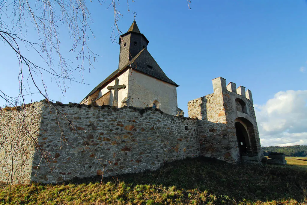 Fortified church of Kleinzwettl