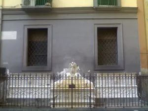 Fontana della Spinacorona (Napoli)