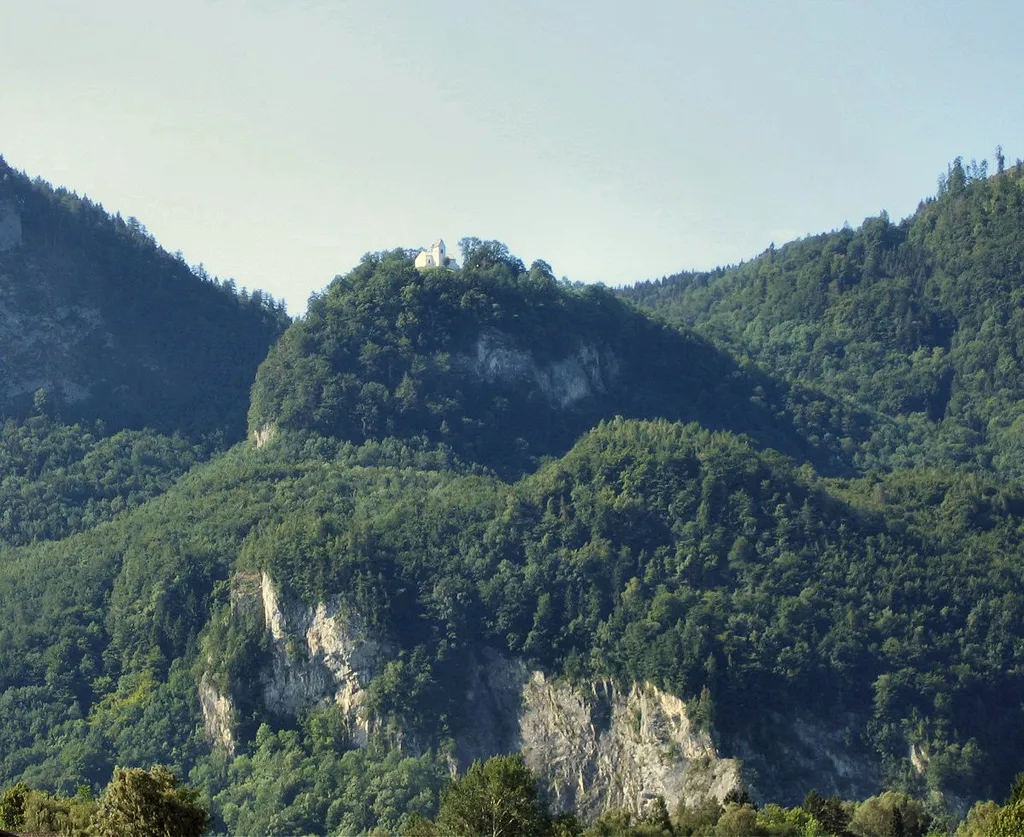 Petersberg von Flintsbach aus gesehen