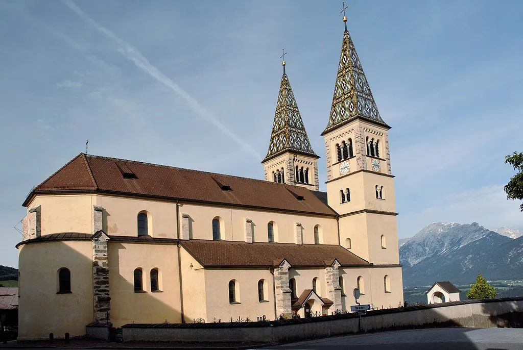 Weerberg, Maria Empfängniskirche von Südost This media shows the protected monument with ObjektID 64960 in Austria. (Commons, de, Wikidata)