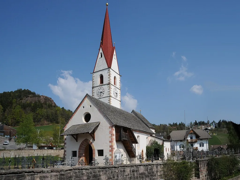 This media shows the protected natural monument with the ID 111_G01 in South Tyrol.