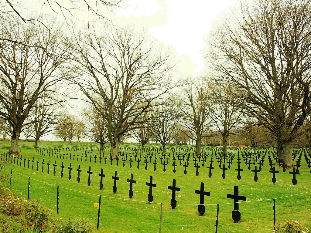 Chemin des Dames (Aisne, France) ; cimetière allemand de La Malmaison.