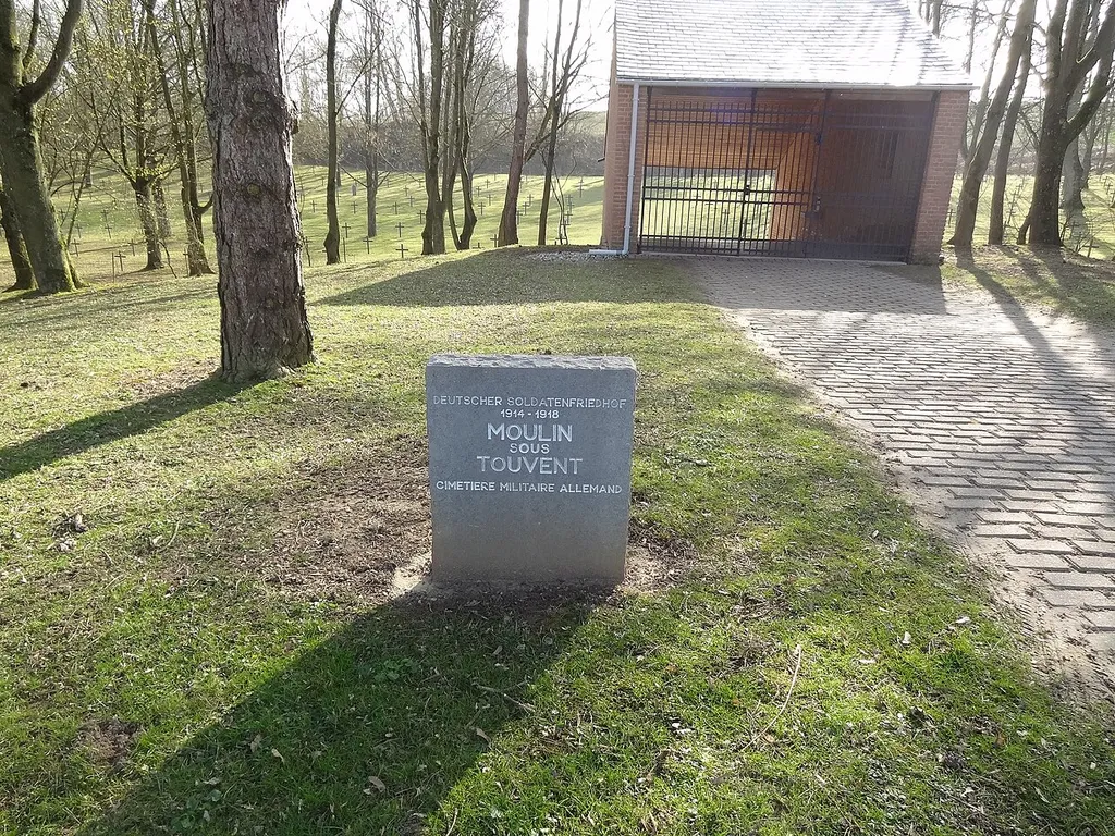Cimetière militaire allemand de Moulin-sous-Touvent (Oise)