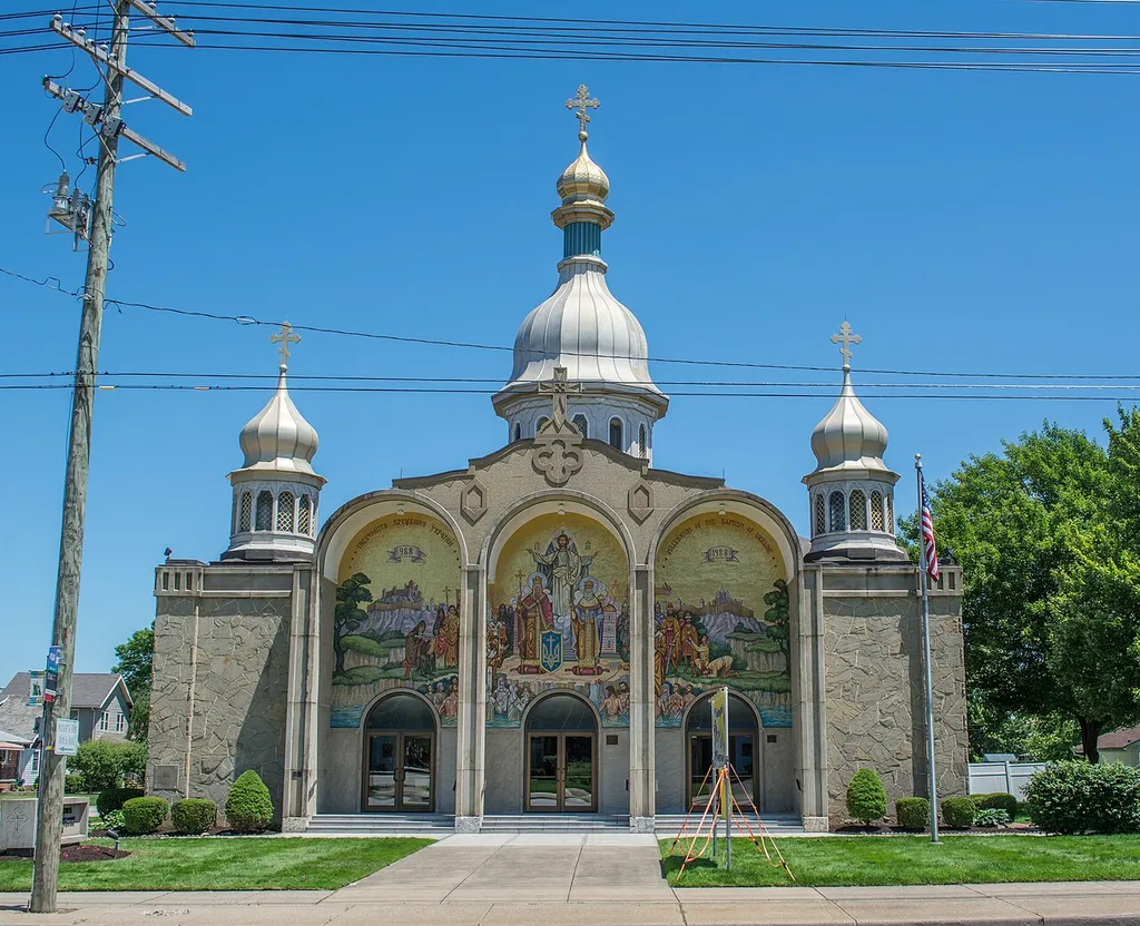 looking E - St Vladimir's Ukrainian Orthodox Cathedral
