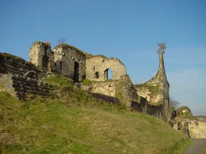 terrain in which remains of the castle Valkenburg on the Heunsberg