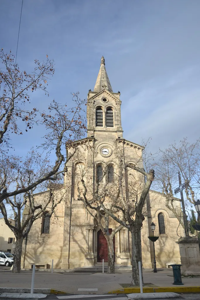 façade de l'église de Manduel