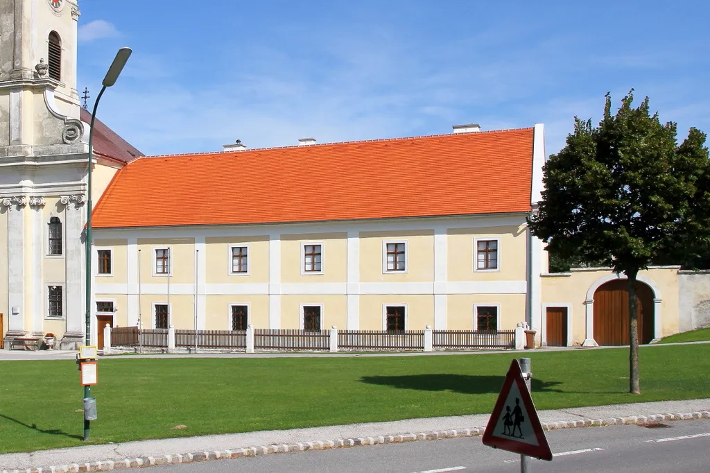 Der Pfarrhof bzw. ehem. Servitenklosterin in der burgenländischen Gemeinde Stotzing.