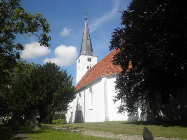 Nederlands Hervormde Kerk van Heiloo, gebouw uit de 11e /12 e eeuw. Onderdelen van de kerk tot in de 17e eeuw.
