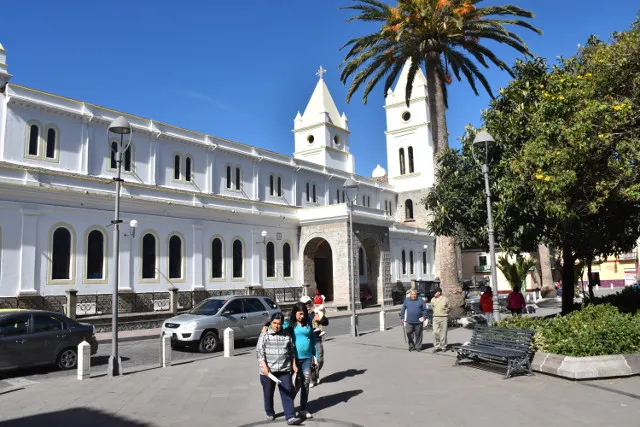 Iglesia principal de Guaranda, Ecuador, ciudad conocida por sus tradicionales carnavales.