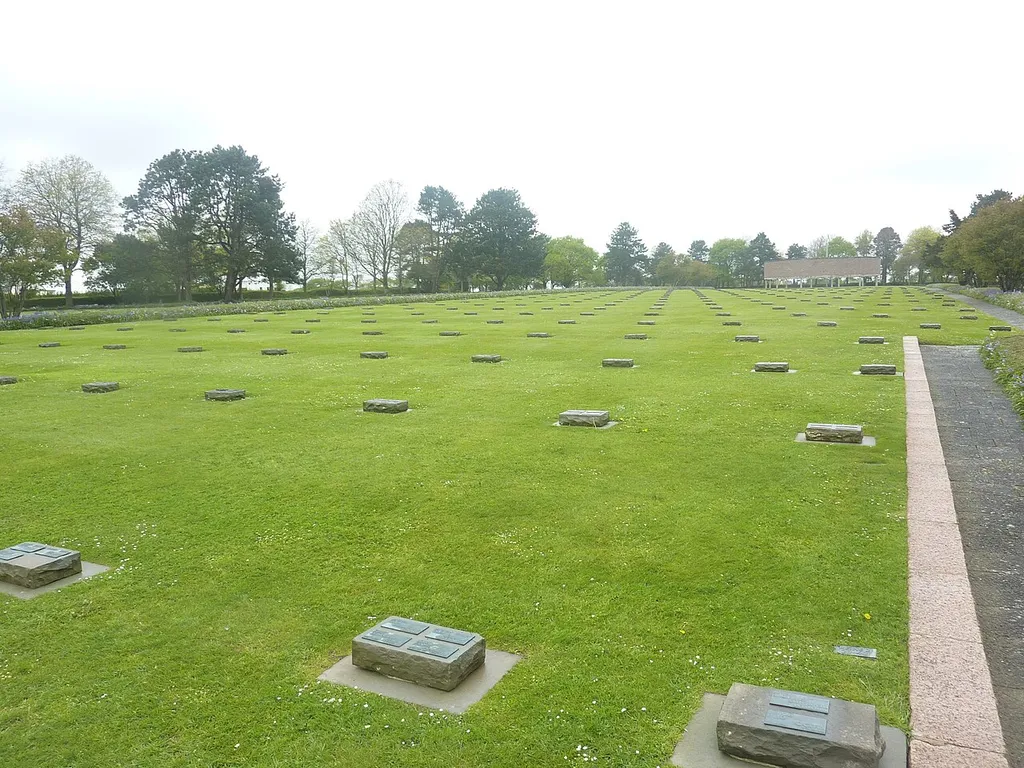 Le cimetière allemand de Ploudaniel-Lesneven