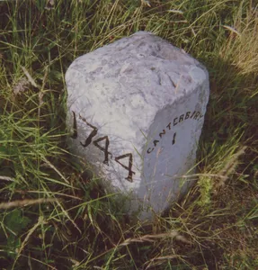 Milestone, Church Hill, W of Harbledown