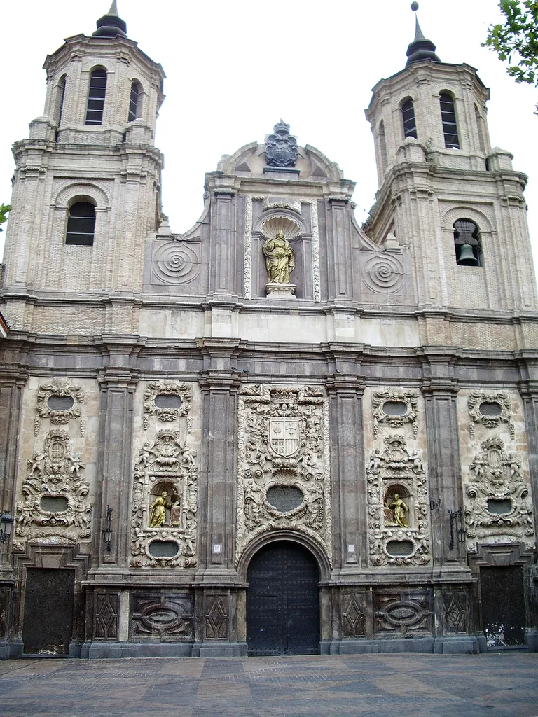 Fachada de la Iglesia de Santa Isabel de Portugal (Zaragoza, España) Año: 1681-1704.