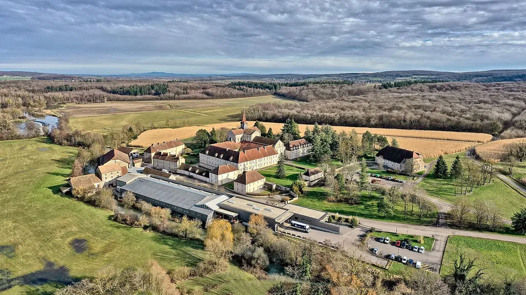 Vue générale de l'abbaye Notre-Dame d'Acey