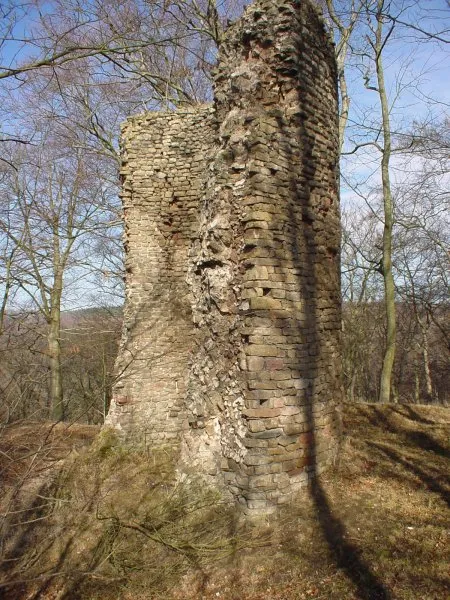 Neu-Morungen - Ruine des Bergfrieds