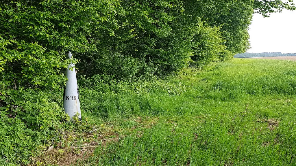 Belgium-Netherlands boundary stone no. 16
