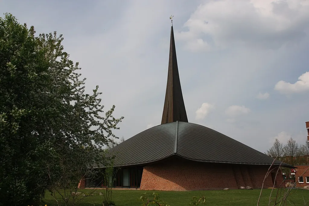 Hamburg, Neuallermöhe, Franz-von-Assisi-Kirche, Ansicht von Süden