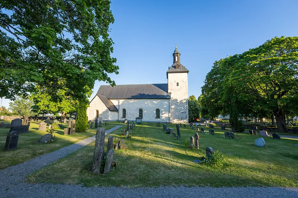 Överjärna kyrka